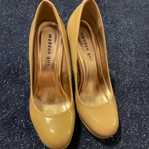 Madden Girl Nude Pumps - Picture 1 of 7